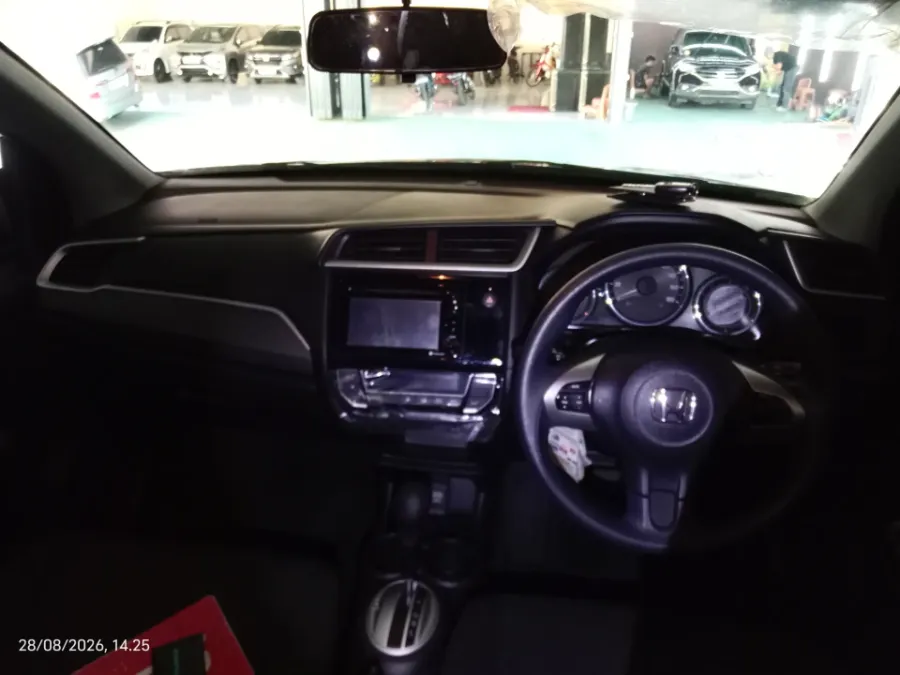 Foto Mobil Bekas Dashboard Honda BR-V 1.5 PRE tahun 2016