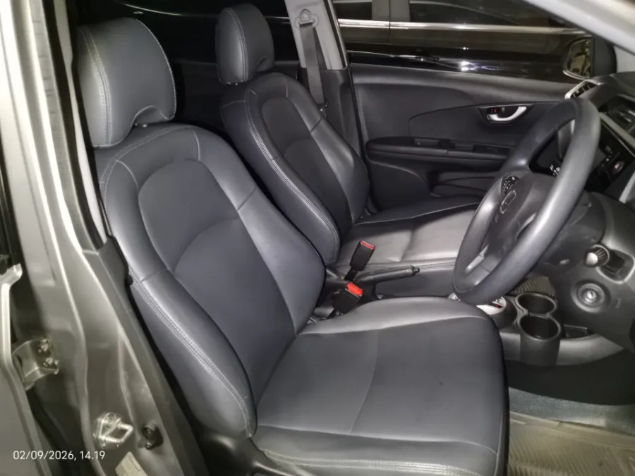Foto Mobil Bekas Kabin Depan Honda BR-V 1.5 PRE tahun 2016