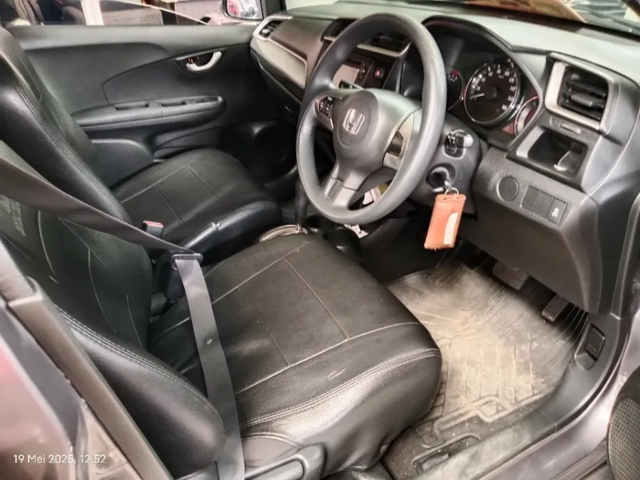 Foto Mobil Bekas Kabin Depan Honda BR-V 1.5 PRE tahun 2017