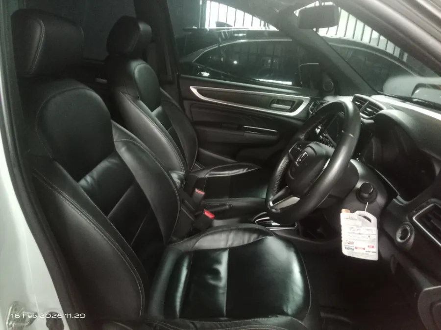 Foto Mobil Bekas Kabin Depan Honda BR-V 1.5 PRE tahun 2022