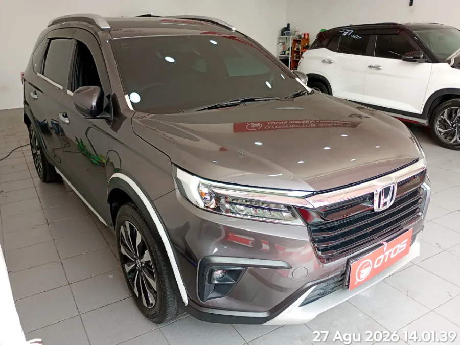 Foto Mobil Bekas Kanan Depan Honda BR-V 1.5 PRE tahun 2022