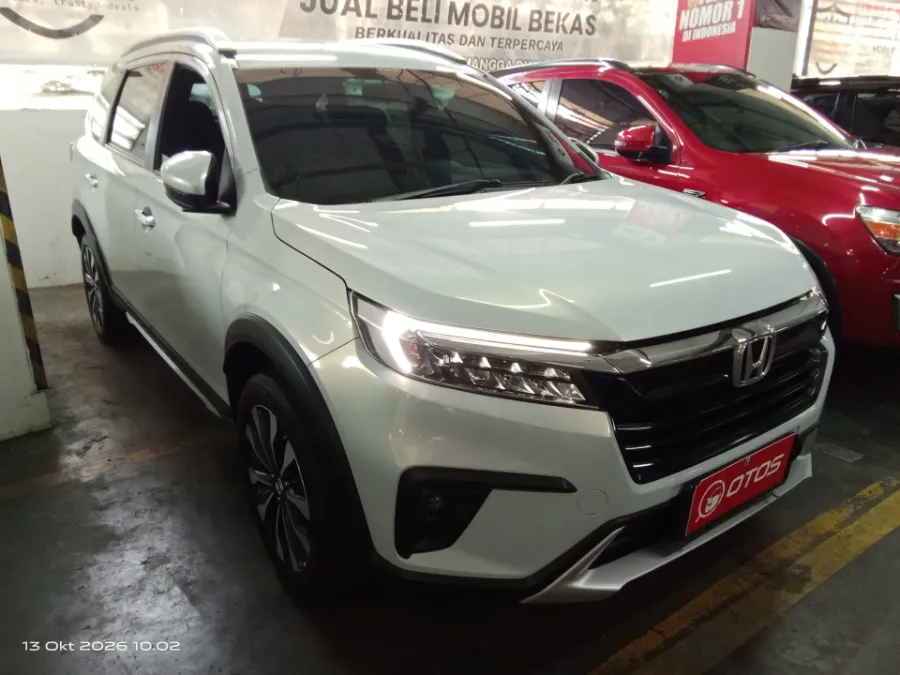 Foto Mobil Bekas Kanan Depan Honda BR-V 1.5 PRE tahun 2022