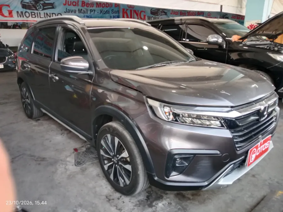 Foto Mobil Bekas Kanan Depan Honda BR-V 1.5 PRE tahun 2022