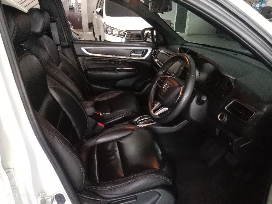 Foto Mobil Bekas Kabin Depan Honda BR-V 1.5 PRE tahun 2023