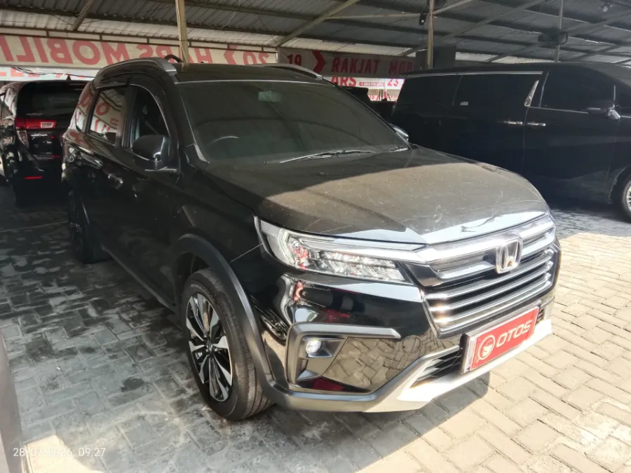 Foto Mobil Bekas Kanan Depan Honda BR-V 1.5 PRE tahun 2023