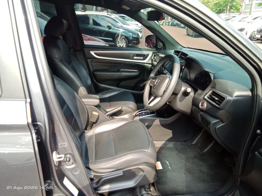 Foto Mobil Bekas Kabin Depan Honda BR-V 1.5 PRE tahun 2024
