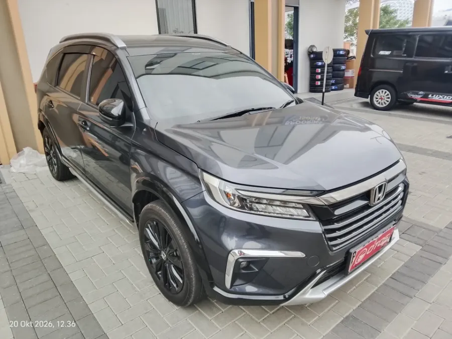 Foto Mobil Bekas Kanan Depan Honda BR-V 1.5 PRE tahun 2025