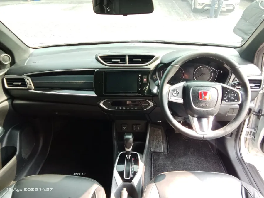 Foto Mobil Bekas Dashboard Honda BR-V 1.5 PRE-HS tahun 2022