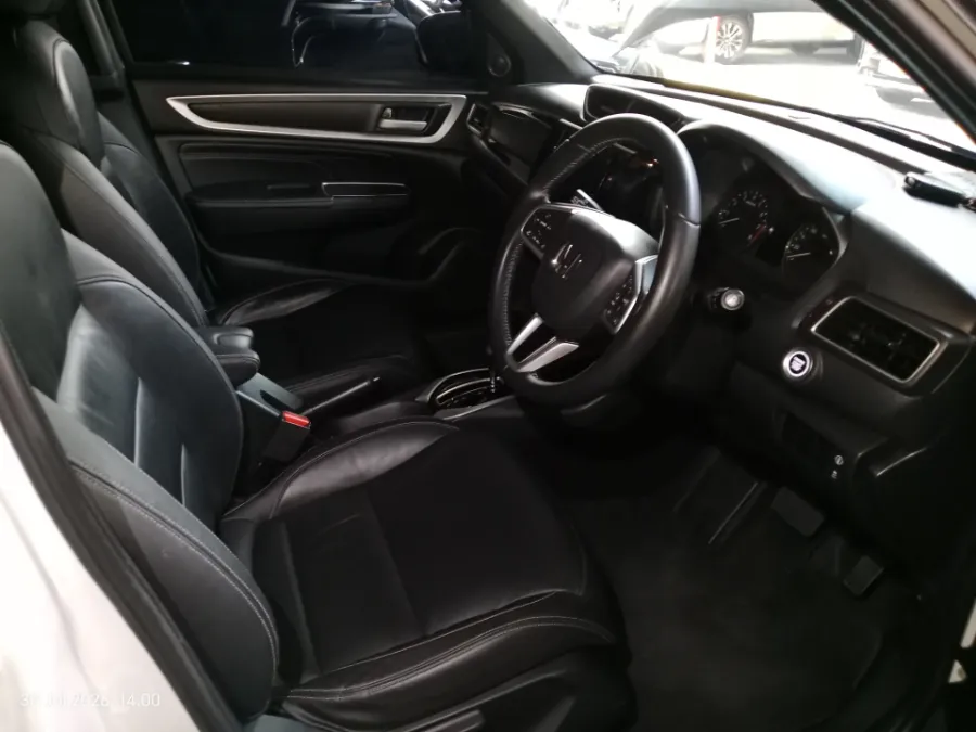 Foto Mobil Bekas Kabin Depan Honda BR-V 1.5 PRE-HS tahun 2022