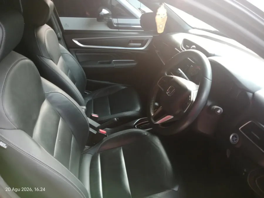 Foto Mobil Bekas Kabin Depan Honda BR-V 1.5 PRE-HS tahun 2022