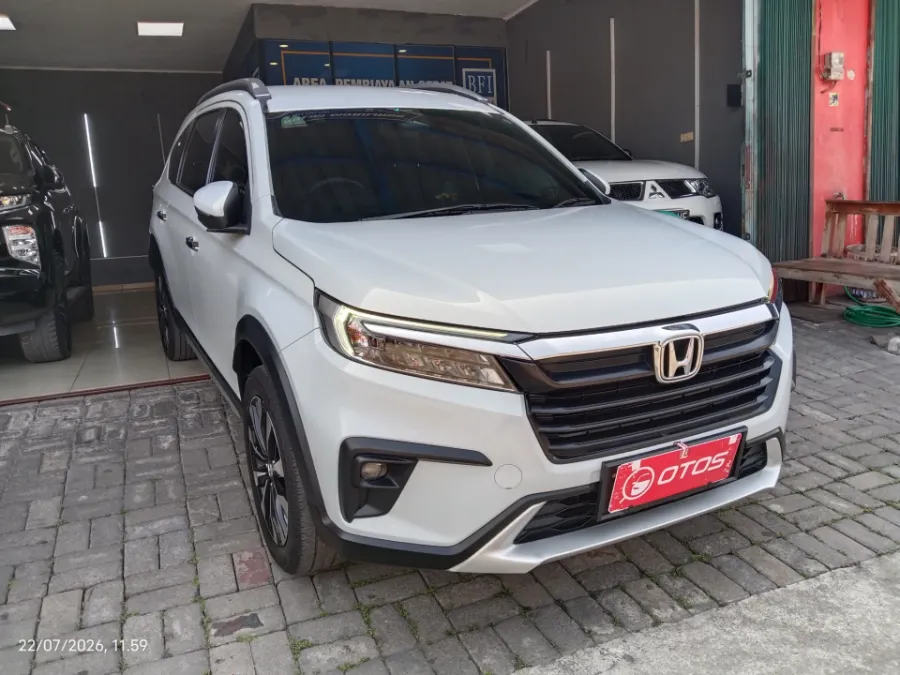 Foto Mobil Bekas Kanan Depan Honda BR-V 1.5 PRE-HS tahun 2022