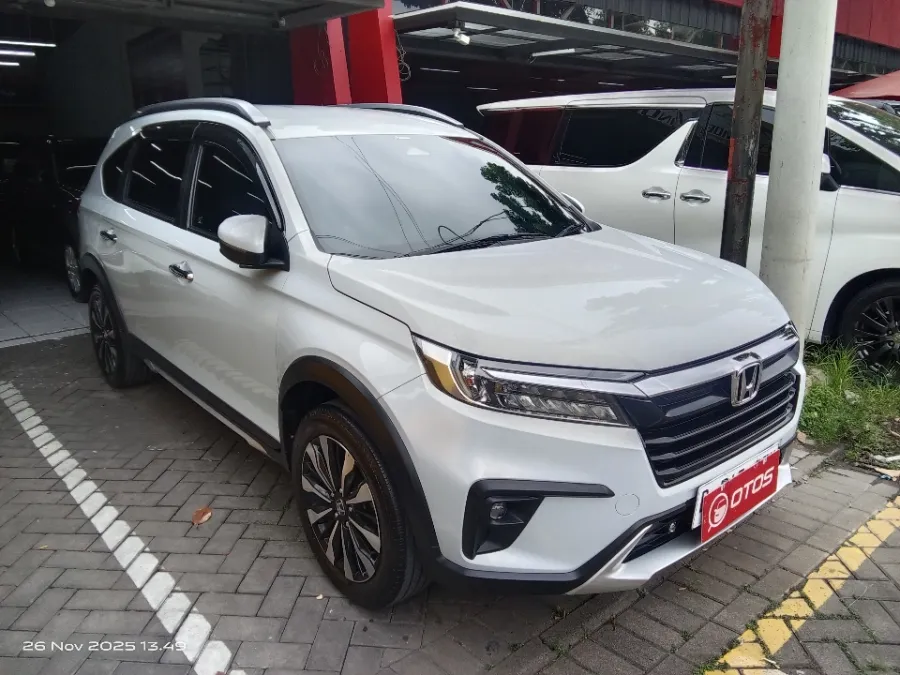 Foto Mobil Bekas Kanan Depan Honda BR-V 1.5 PRE-HS tahun 2022