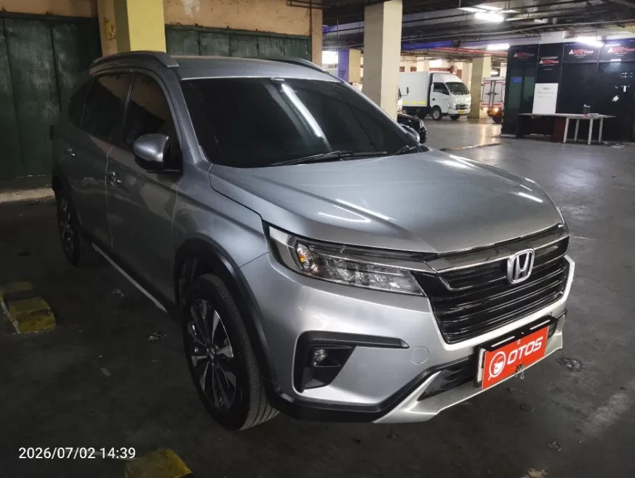 Foto Mobil Bekas Kanan Depan Honda BR-V 1.5 PRE-HS tahun 2022