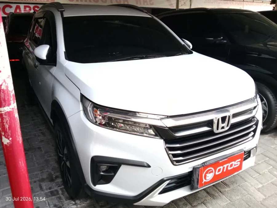 Foto Mobil Bekas Kanan Depan Honda BR-V 1.5 PRE-HS tahun 2022