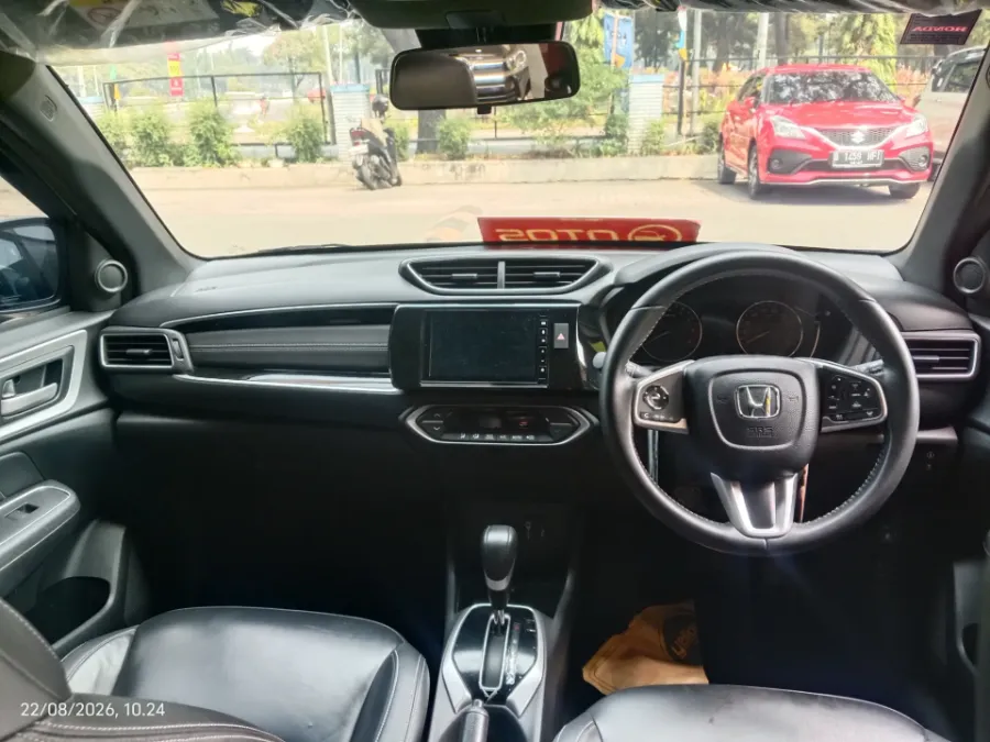 Foto Mobil Bekas Dashboard Honda BR-V 1.5 PRE-HS tahun 2023
