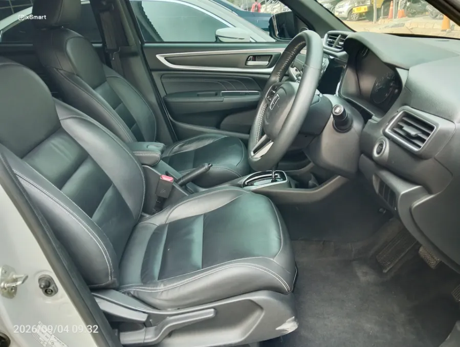Foto Mobil Bekas Kabin Depan Honda BR-V 1.5 PRE-HS tahun 2023