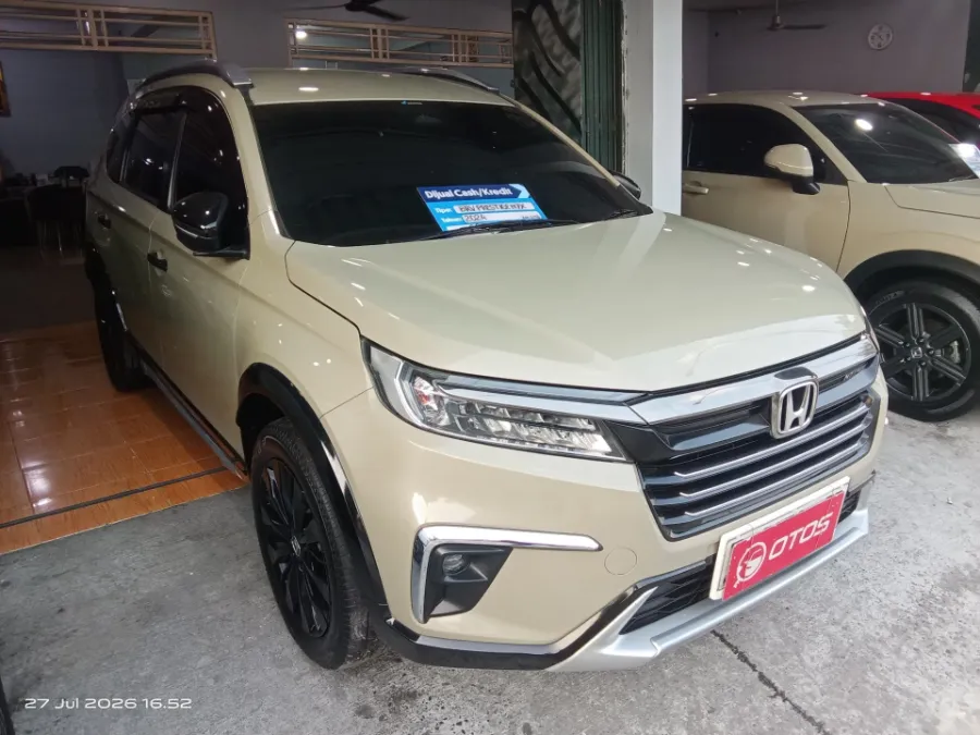 Foto Mobil Bekas Kanan Depan Honda BR-V 1.5 PRE-HS tahun 2024