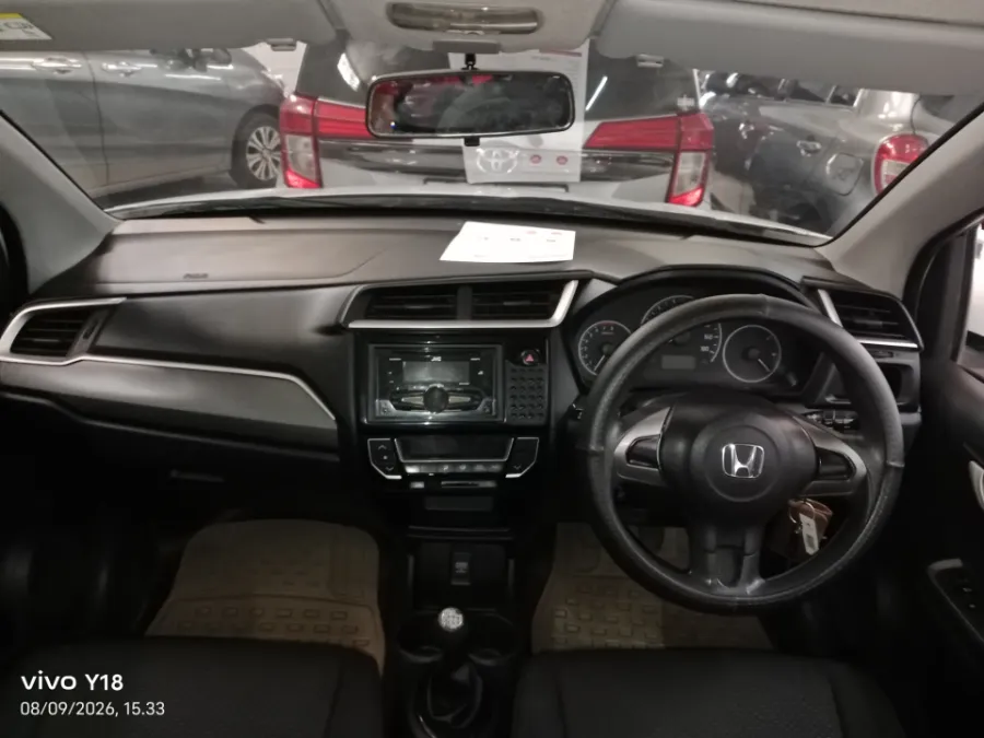 Foto Mobil Bekas Dashboard Honda BR-V 1.5 S tahun 2016