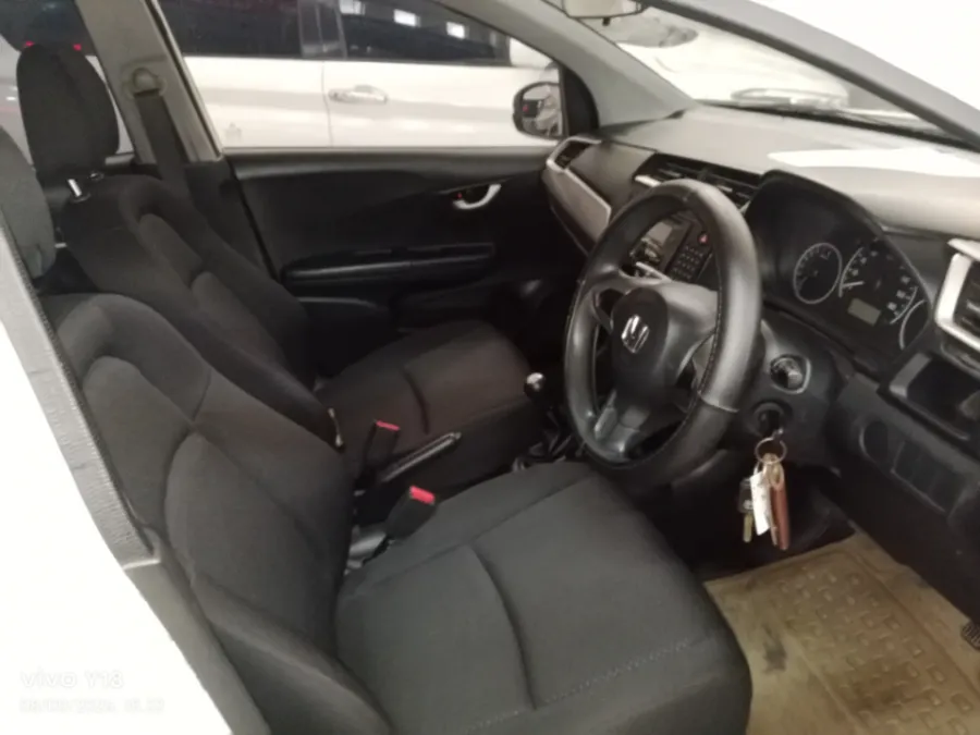 Foto Mobil Bekas Kabin Depan Honda BR-V 1.5 S tahun 2016