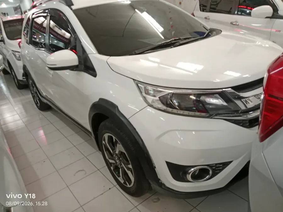 Foto Mobil Bekas Kanan Depan Honda BR-V 1.5 S tahun 2016