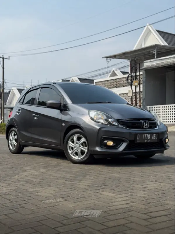 2016 Honda Brio 1.2 E - Foto 1 dari 10