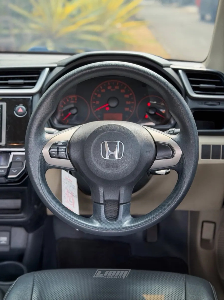 Foto Mobil Bekas Odometer Honda Brio 1.2 E tahun 2016