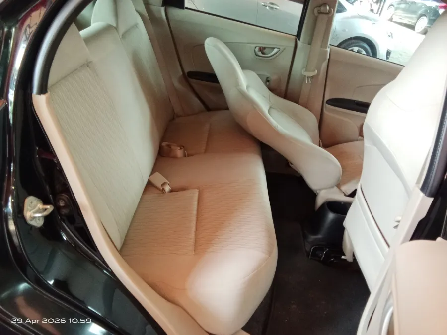 Foto Mobil Bekas Kabin Belakang Honda Brio 1.2 E tahun 2018