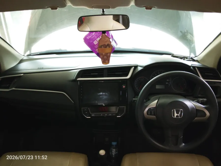 Foto Mobil Bekas Dashboard Honda Brio 1.2 E tahun 2019