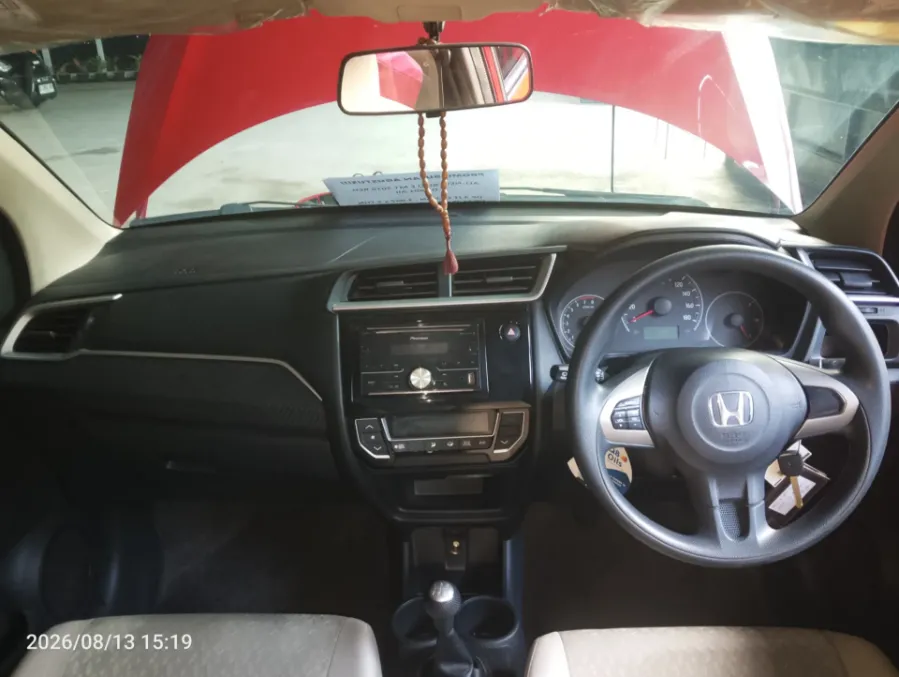 Foto Mobil Bekas Dashboard Honda Brio 1.2 E tahun 2019