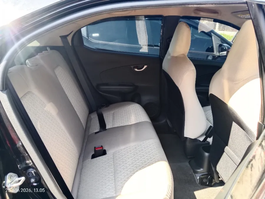 Foto Mobil Bekas Kabin Belakang Honda Brio 1.2 E tahun 2022
