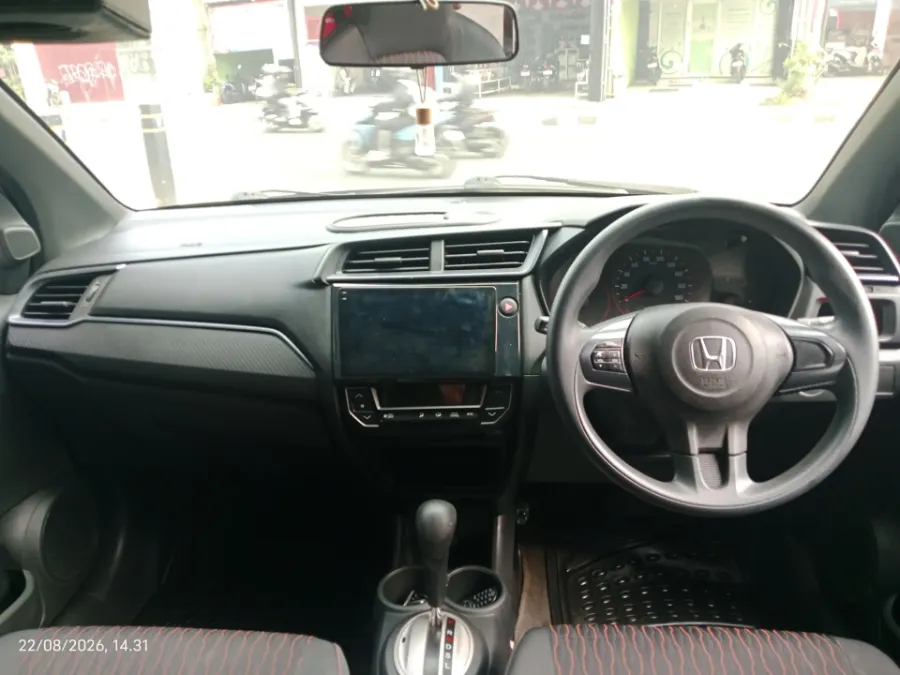 Foto Mobil Bekas Dashboard Honda Brio 1.2 RS tahun 2016