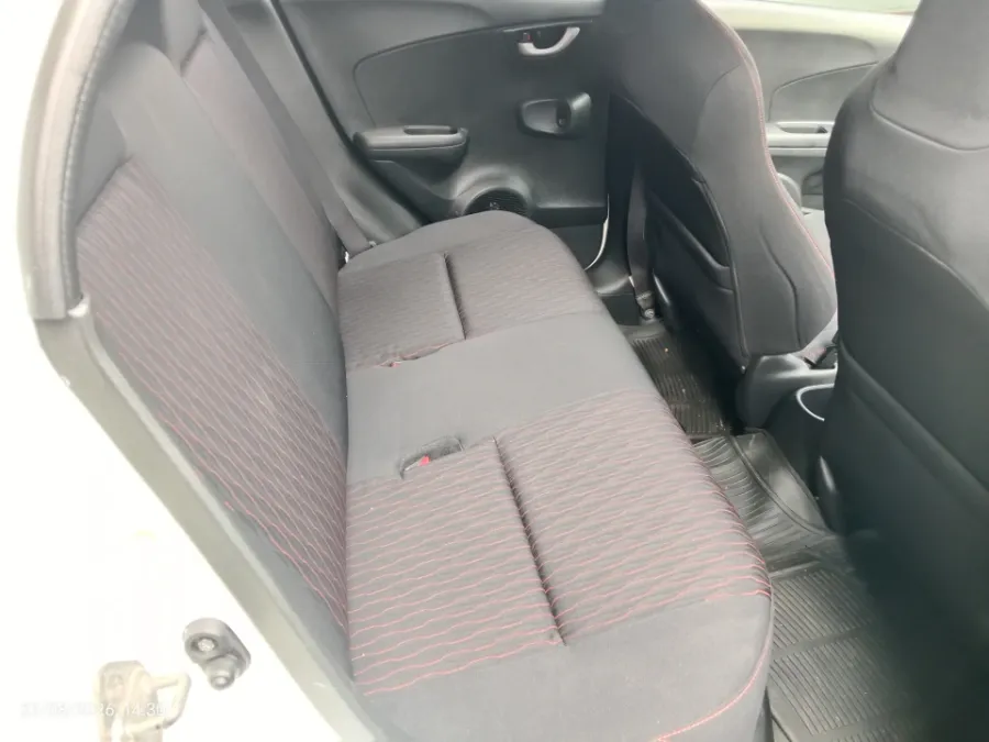Foto Mobil Bekas Kabin Belakang Honda Brio 1.2 RS tahun 2016
