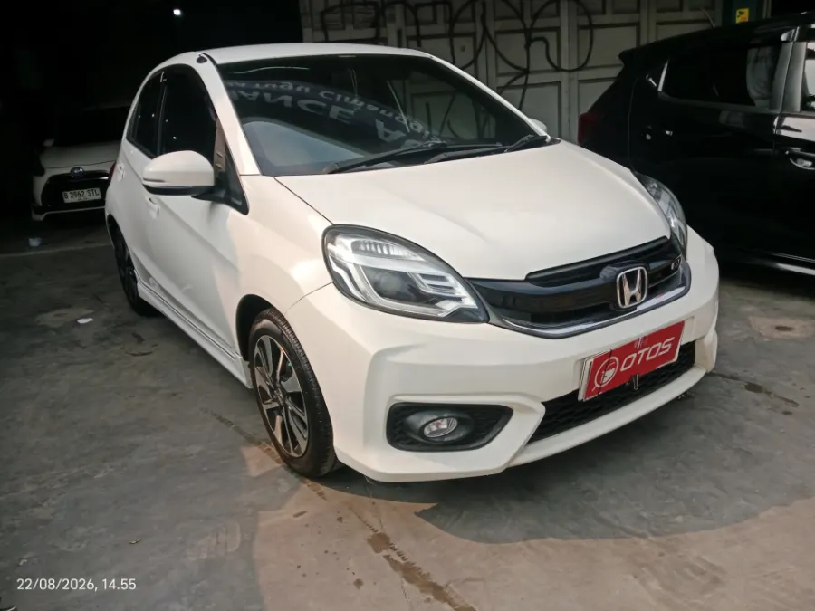 Foto Mobil Bekas Kanan Depan Honda Brio 1.2 RS tahun 2016