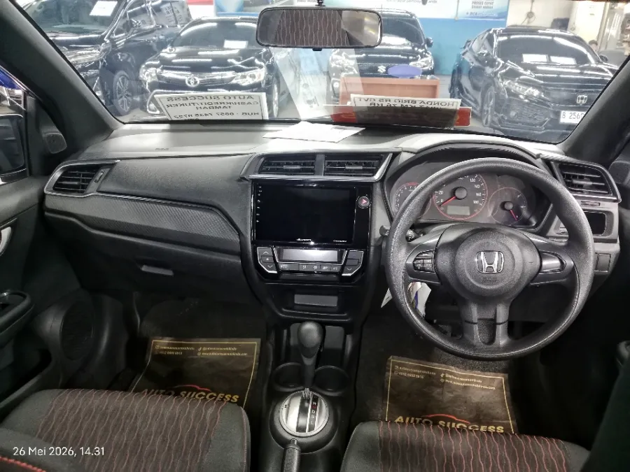 Foto Mobil Bekas Dashboard Honda Brio 1.2 RS tahun 2017