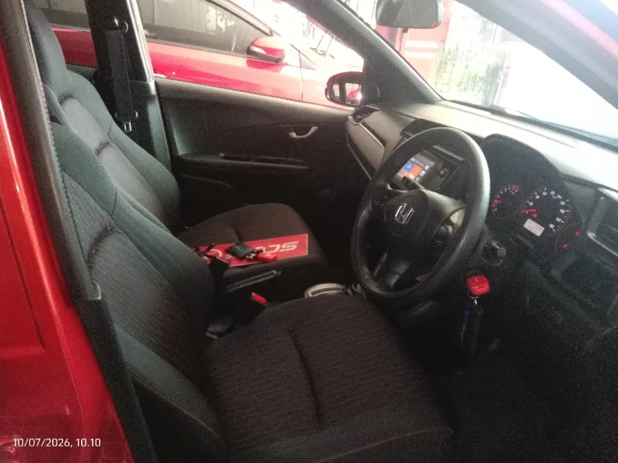 Foto Mobil Bekas Kabin Depan Honda Brio 1.2 RS tahun 2017