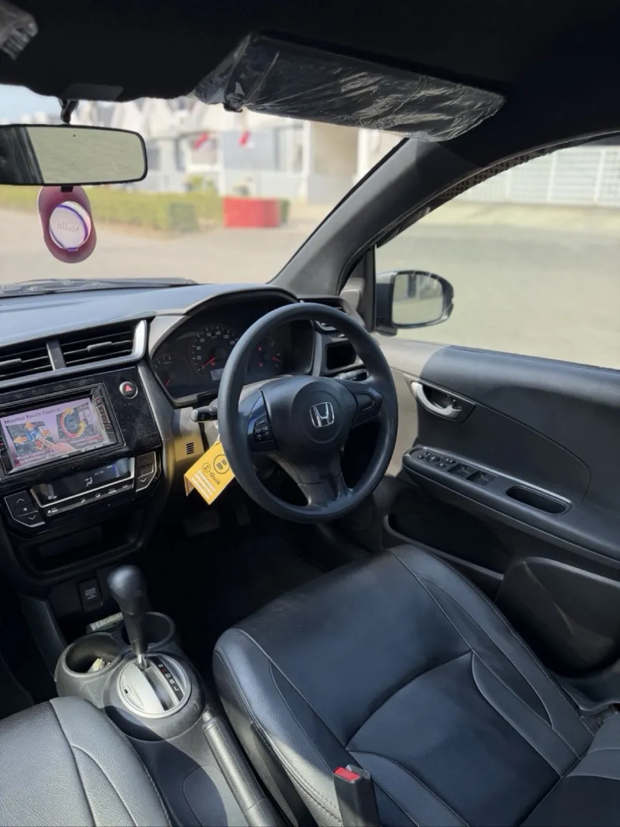 Foto Mobil Bekas Kabin Depan Honda Brio 1.2 RS tahun 2017