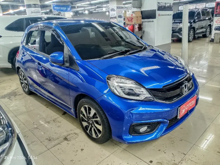 Foto Mobil Bekas Kanan Depan Honda Brio 1.2 RS tahun 2017