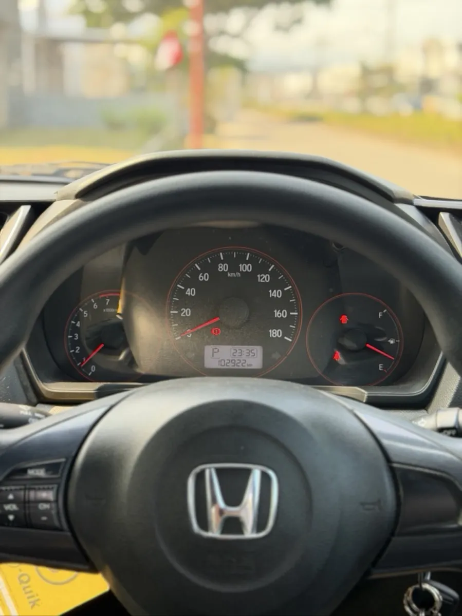 Foto Mobil Bekas Odometer Honda Brio 1.2 RS tahun 2017