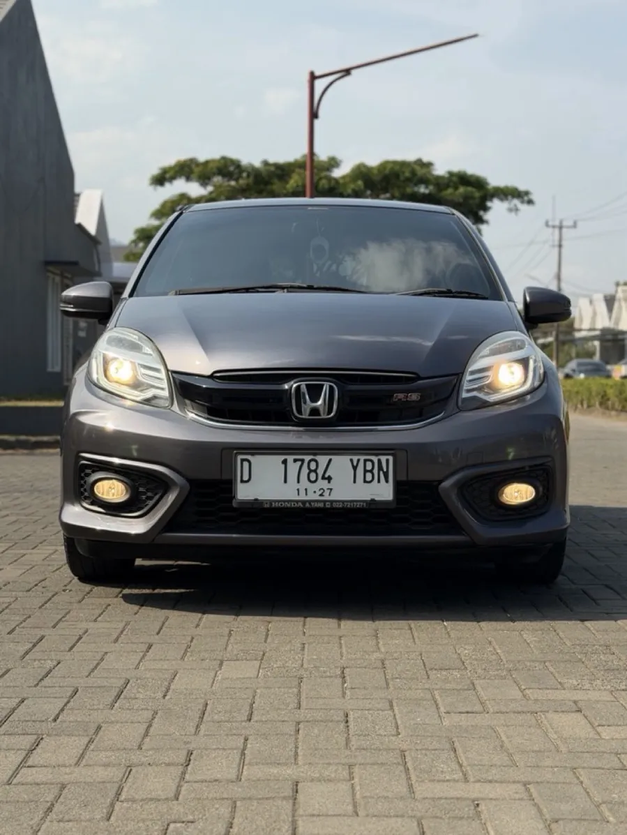 Foto Mobil Bekas Tampak Depan Honda Brio 1.2 RS tahun 2017
