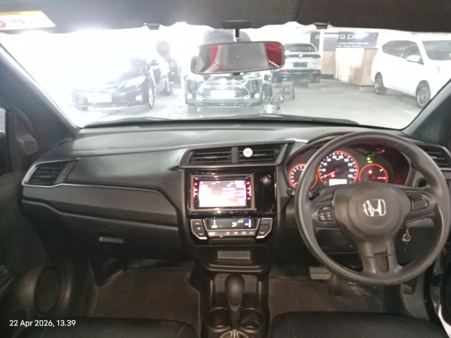Foto Mobil Bekas Dashboard Honda Brio 1.2 RS tahun 2018