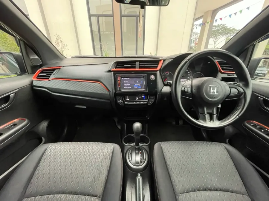 Foto Mobil Bekas Dashboard Honda Brio 1.2 RS tahun 2019