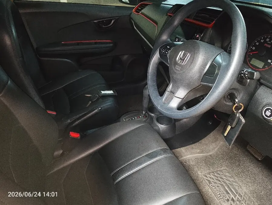 Foto Mobil Bekas Kabin Depan Honda Brio 1.2 RS tahun 2019