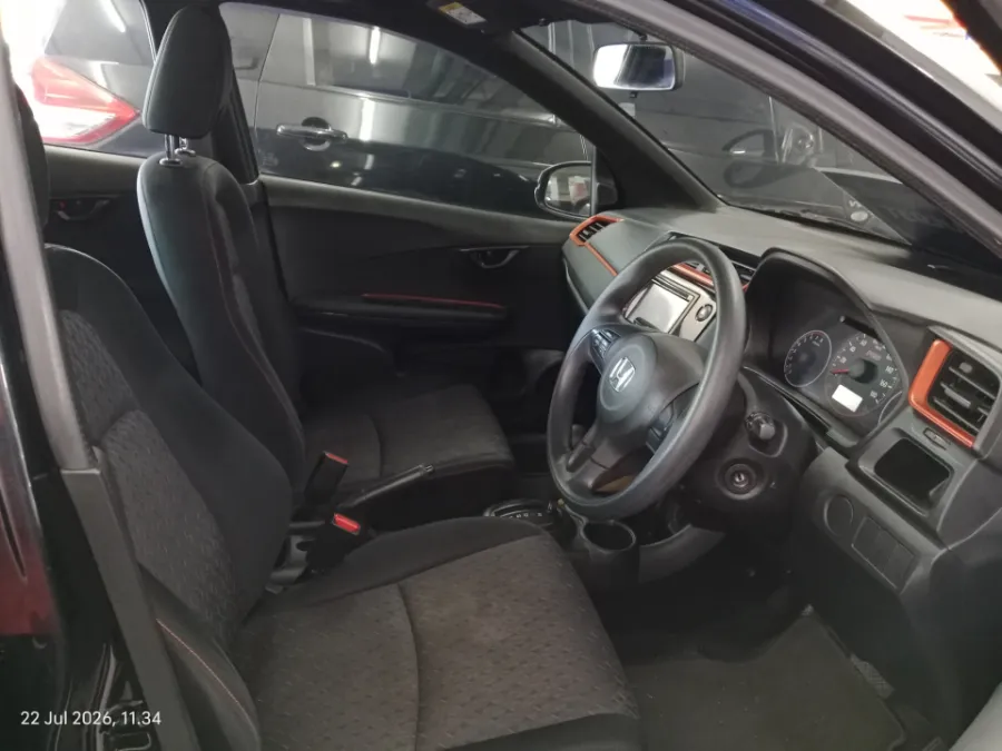 Foto Mobil Bekas Kabin Depan Honda Brio 1.2 RS tahun 2019