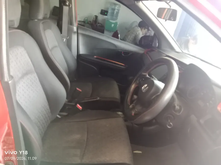 Foto Mobil Bekas Kabin Depan Honda Brio 1.2 RS tahun 2019