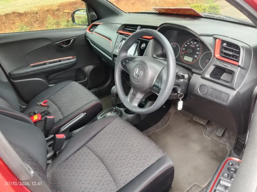 Foto Mobil Bekas Kabin Depan Honda Brio 1.2 RS tahun 2019
