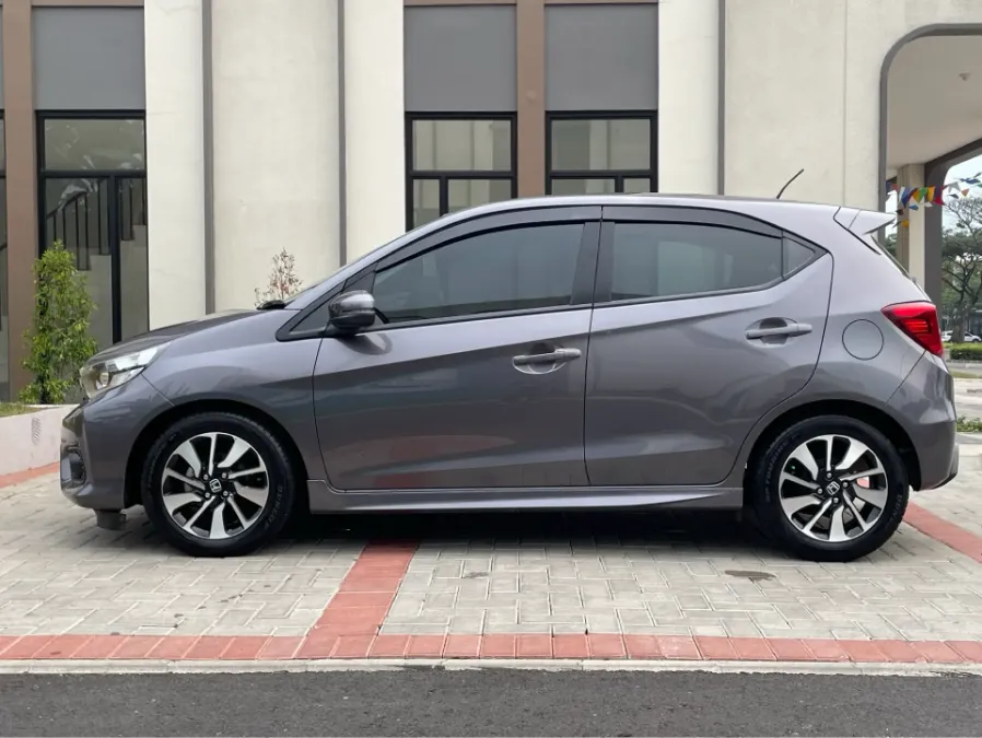 Foto Mobil Bekas Tampak Samping Honda Brio 1.2 RS tahun 2019