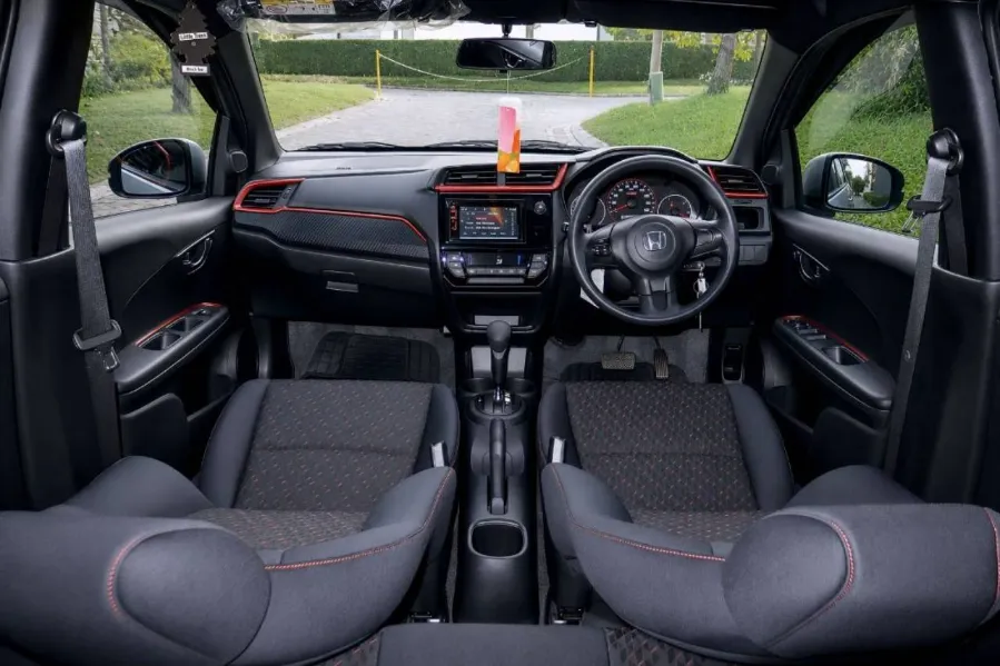 Foto Mobil Bekas Dashboard Honda Brio 1.2 RS tahun 2021