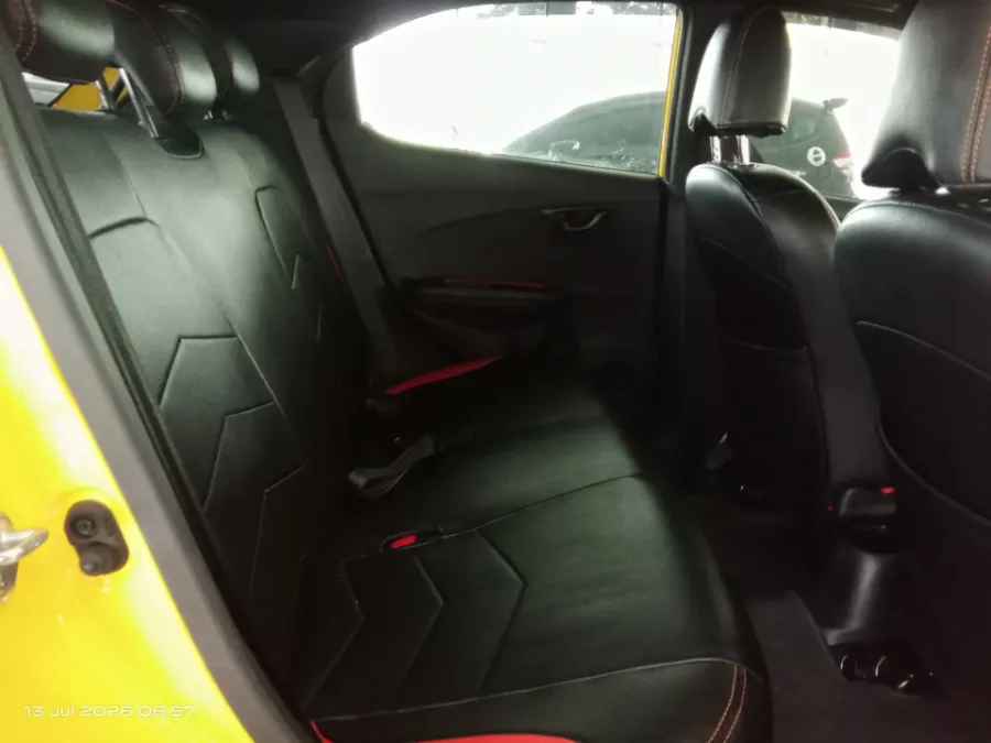 Foto Mobil Bekas Kabin Belakang Honda Brio 1.2 RS tahun 2021