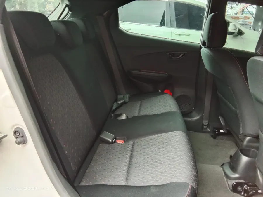Foto Mobil Bekas Kabin Belakang Honda Brio 1.2 RS tahun 2021