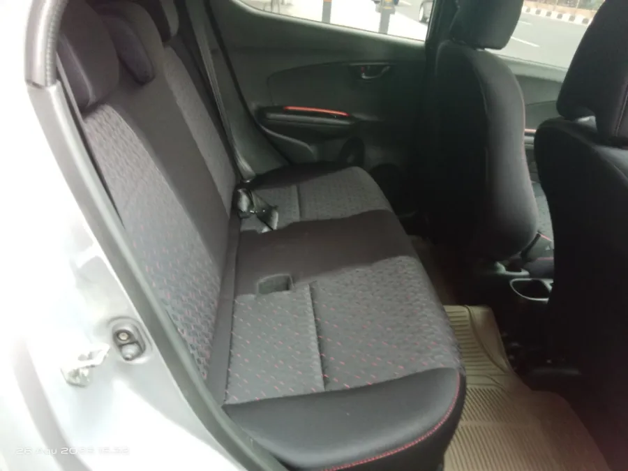 Foto Mobil Bekas Kabin Belakang Honda Brio 1.2 RS tahun 2021